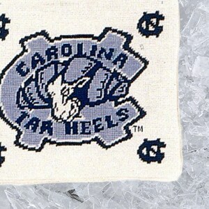 10x12 '' Handmade Wool Needlepoint Pillow Cover – UNC Tar Heels Embroidery Design immagine 4