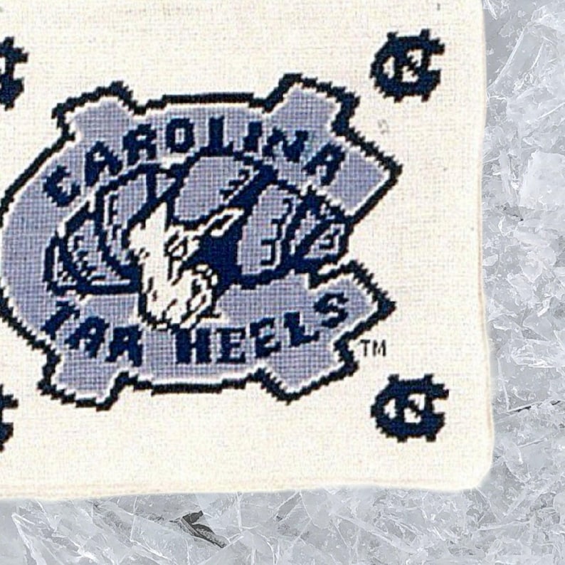 10x12 '' Handmade Wool Needlepoint Pillow Cover – UNC Tar Heels Embroidery Design immagine 4