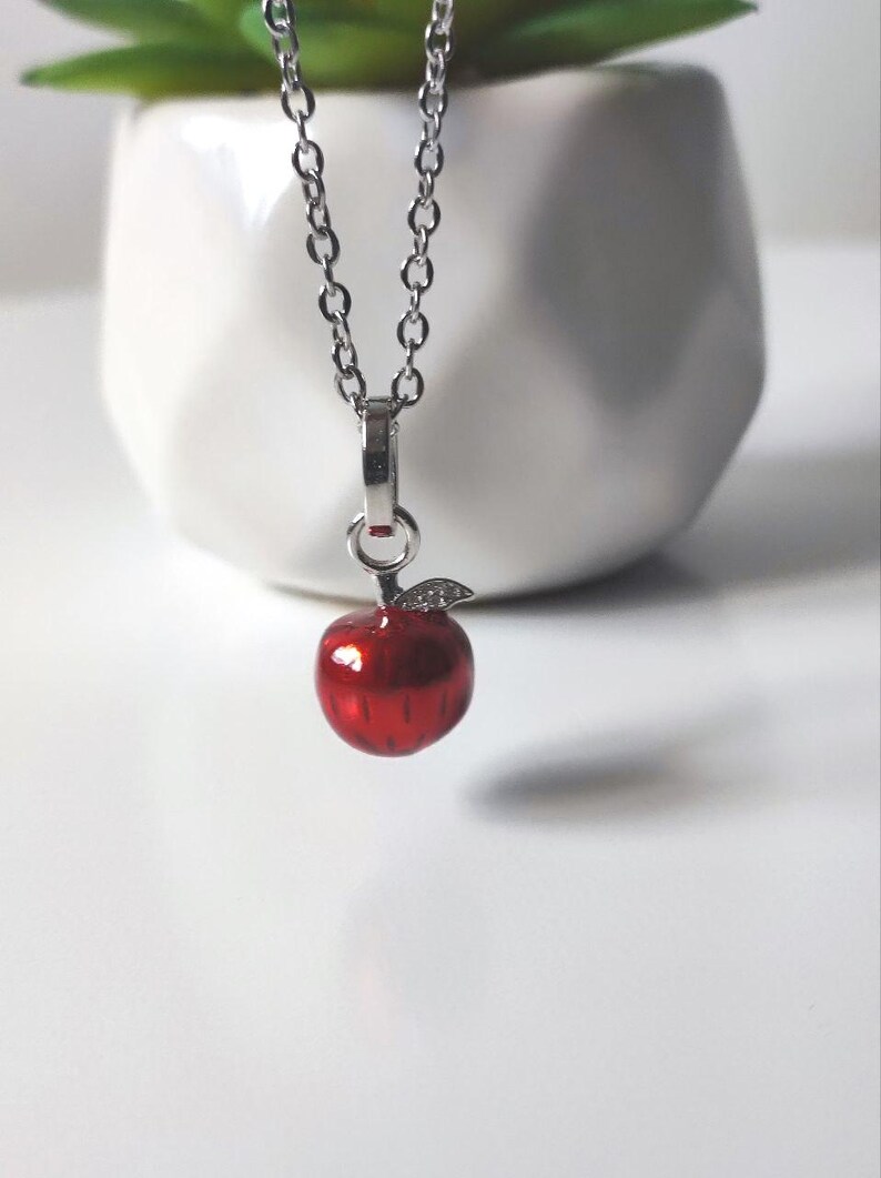 Collar con colgante de plata de ley en color rojo manzana - Cadena de acero inoxidable imagen 4