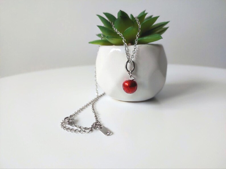 Collar con colgante de plata de ley en color rojo manzana - Cadena de acero inoxidable imagen 6