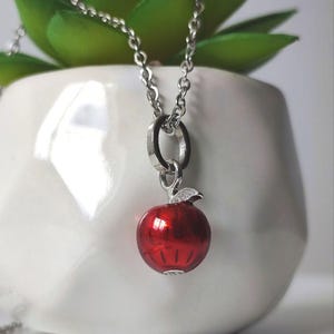 Collar con colgante de plata de ley en color rojo manzana - Cadena de acero inoxidable imagen 7