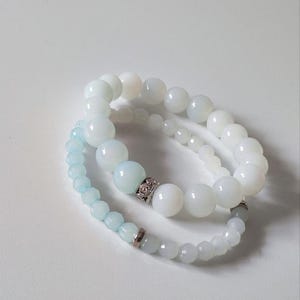 Handmade Blue Ombre 8 and 10 mm Glass Bead Charm Bracelets, Handmade Jewelry, Unique Gift, Elegant Gift for Her, Blue Ombre Glass Bracelet