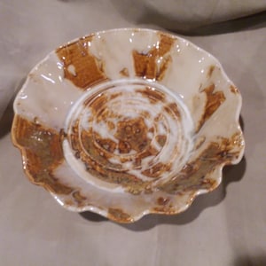 Pottery Pie Plate, Ceramic Plate, Large Pie Dish, Pie Pan, Ceramics and Pottery, Ceramic Pie Dish, White and Gold, Wheel Thrown, Quiche