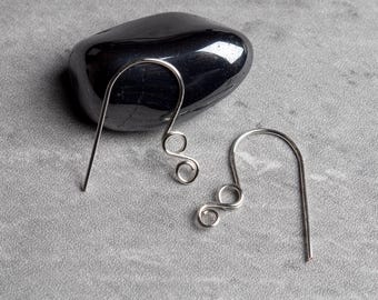 Ganchos para pendientes de plata, diseño de doble aro, hechos a mano.