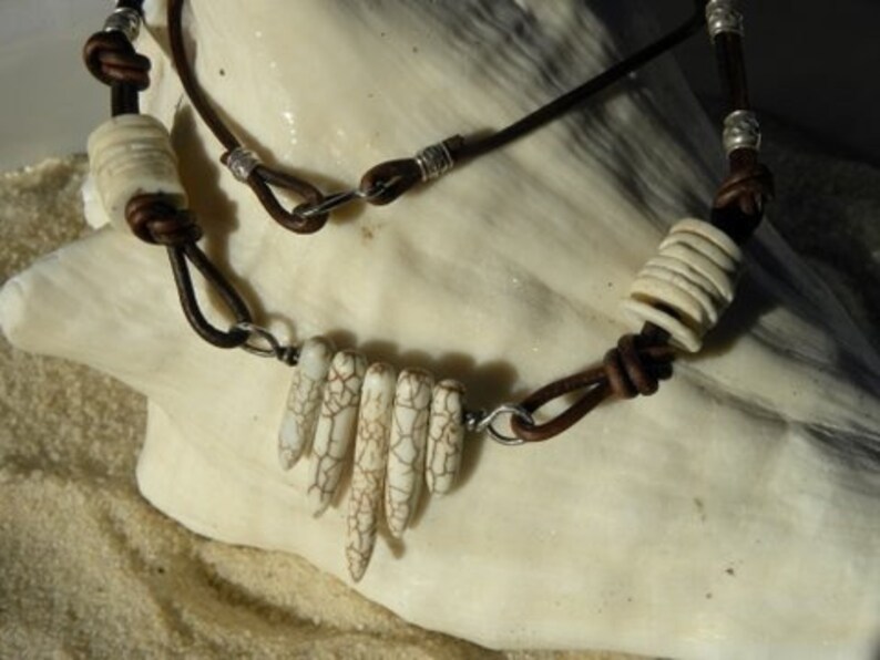 Unisex Leather, White Turquoise and Old African Beads Necklace 画像 4
