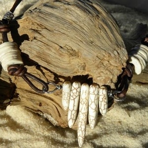 Unisex Leather, White Turquoise and Old African Beads Necklace 画像 3