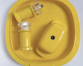 Juego de condimentos vintage de plástico amarillo Caméléon – Bandeja para servir de los años 70, salero y pimentero.
