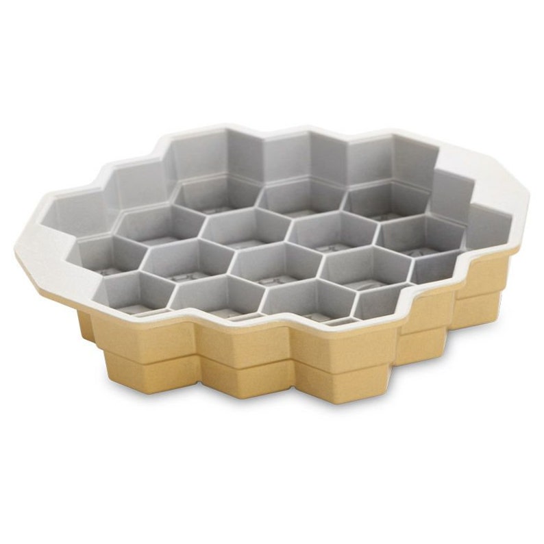 Beehive Honeycomb Cake Pull Apart Baking Pan by Nordic Ware\u00ae 85477