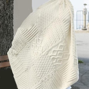 Geweldige babydekensjaal, gemaakt van 20 vierkanten met gemengde patronen, Aran-kamgaren, eenvoudig breien, 96 x 126 cm, vintage breipatroon, pdf-download