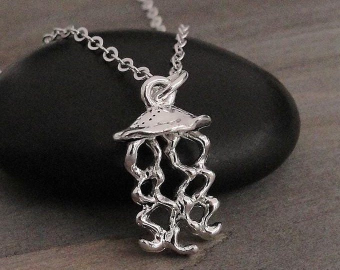 Jellyfish Necklace, Silver 3D Jellyfish Charm Necklace, Jellyfish Pendant, Sea Life Necklace, Sea Creature Pendant, Jellyfish Gift