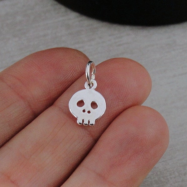 Silver Skull Charm, Tiny Skull Charm, Small Flat Skull Charm, Halloween Charm, Goth Charm, Necklace Charm, Bracelet Charm, Skull Jewelry