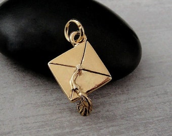 Graduation Cap Charm, Gold Graduation Hat Charm for Necklace or Bracelet, Graduation Charm, 3D Grad Cap Charm, Graduation Gift