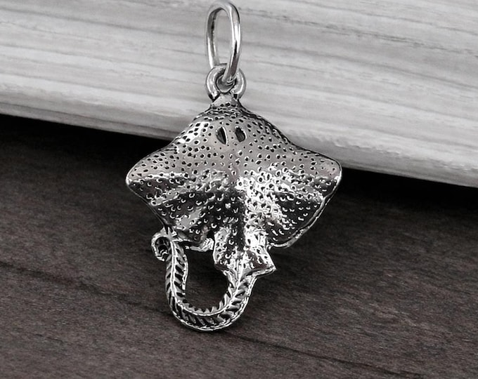 Stingray Charm, Silver Stingray Charm for Necklace or Bracelet, Manta Ray Charm, Stingray Necklace, Manta Ray Necklace, Sea Creature Charm