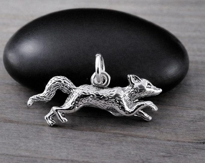 Running Fox Charm, Silver Fox Charm for Necklace or Bracelet, Coyote Charm, Coyote Necklace, Wild Animal Charm, Wildife Charm, Fox Gift
