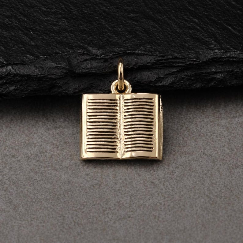 Open Book Charm, Gold Book Charm for Necklace or Bracelet, Librarian Charm, Gift for Teacher, Love to Read, Book Club Gift, Reading Jewelry bild 1