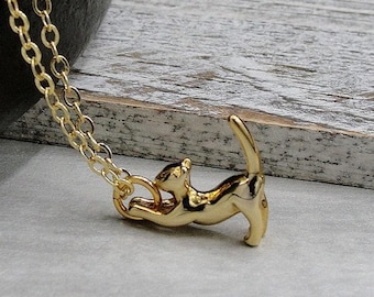 Collier chat en or, collier chat qui s'étire endormi, collier pour amoureux des chats, cadeau fou de femme chat, cadeau pour personne chat, bijoux femme chat