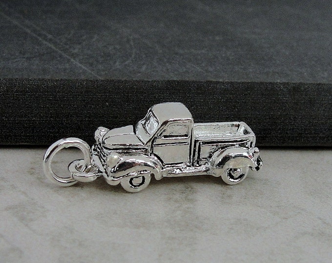 Pickup Truck Charm, Silver 3D Truck Charm for Necklace or Bracelet, Farm Truck Charm, 3D Pickup Truck Charm, Old Truck Charm, Truck Gift