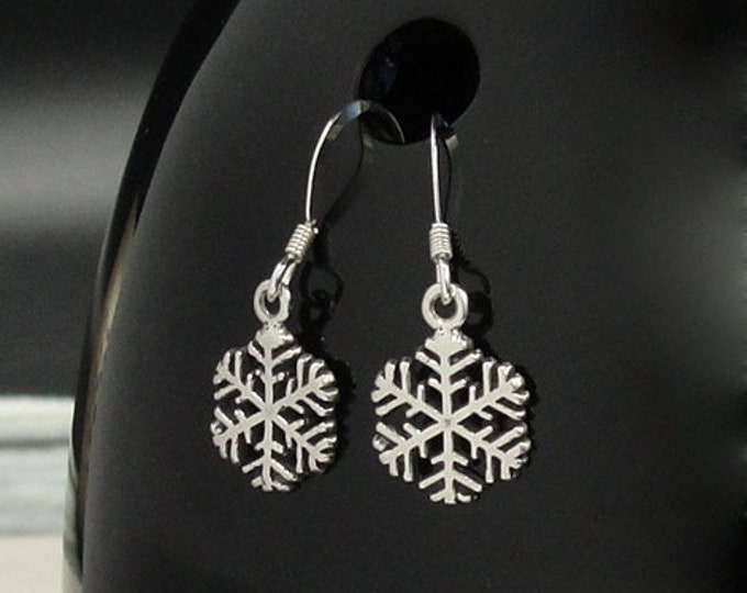 Snowflake Earrings, 925 Sterling Silver Snowflake Dangle Earrings, Winter Jewelry, Christmas Earrings, Silver Snowflake Dangles