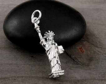 Statue of Liberty Charm, Silver 3D Lady Liberty Charm, New York City Charm, NYC Landmark Charm, New York Souvenir Charm, NYC Travel GIft