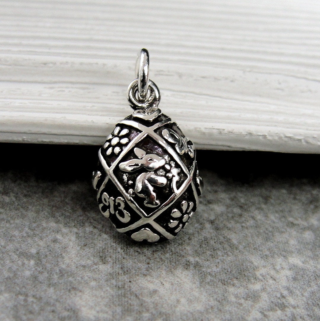 【AMBUSH】CRACKED EGG CHARM NECKLACE 2色展開 Silver Gold AMBUSH Egg Charm Necklace | Silver | FARFETCH