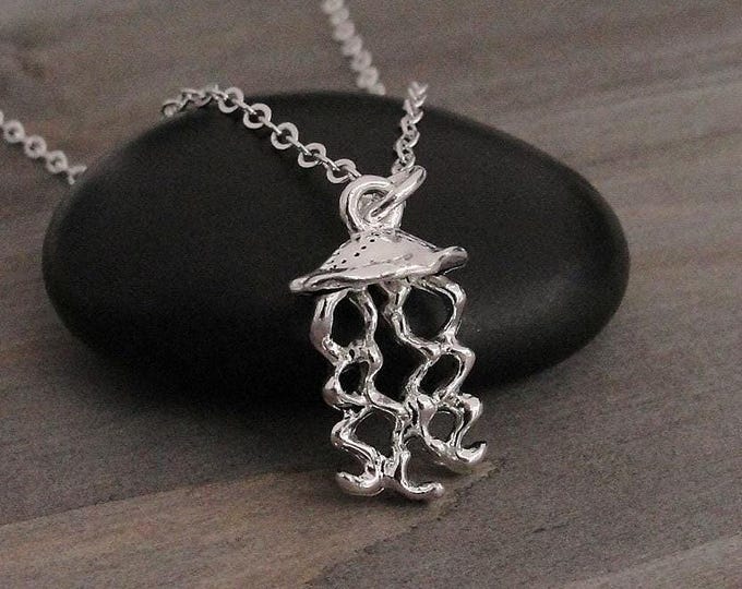 Jellyfish Necklace, Silver 3D Jellyfish Charm Necklace, Jellyfish Pendant, Sea Life Necklace, Sea Creature Pendant, Jellyfish Gift