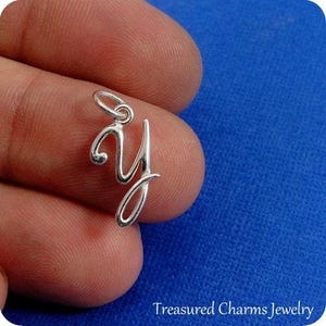 Ciondolo iniziale con lettera corsiva Y - Ciondolo in argento sterling con lettera corsiva Y