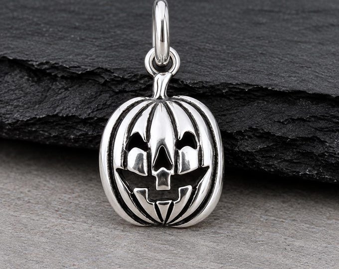 Silver Jack O' Lantern Charm, Pumpkin Charm, Jack O Lantern Pendant, Halloween Charm, Fall Charm, Autumn Charm, Jack O Lantern Jewelry