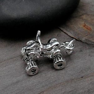 Silber ATV Charme, 4-Wheeler Charme, Quad-Charm, Allrad Charme, Offroading Charme, ATV Armband Charme, 3D ATV Anhänger