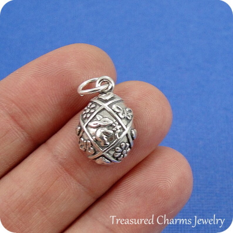 Egg Pendants Are the Perfect Easter Gift