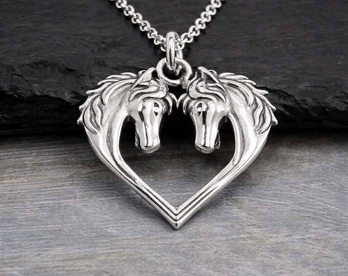 925 Sterling Silver Horse Heart Necklace, Horses in a Heart Charm, Horse Lover Necklace, Heart Shaped Horse Pendant with Chain, Horse Gift