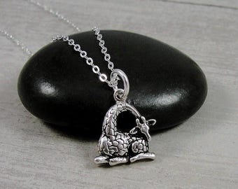 Giraffe Necklace, 925 Sterling Silver Giraffe Charm on a Silver Cable Chain, Safari Zoo Necklace, Giraffe Gift, Giraffe Jewelry
