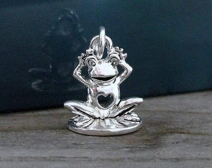 Silver Frog Charm, Froggy Charm, Frog Lover Charm, Frog with Heart Charm, Frog Jewelry, Frog Necklace Charm, Bracelet Charm, Frog Gift
