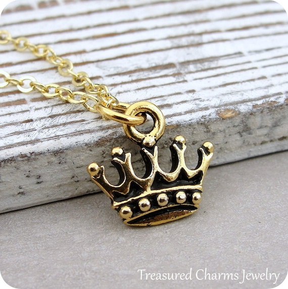 Crown charm necklace deals