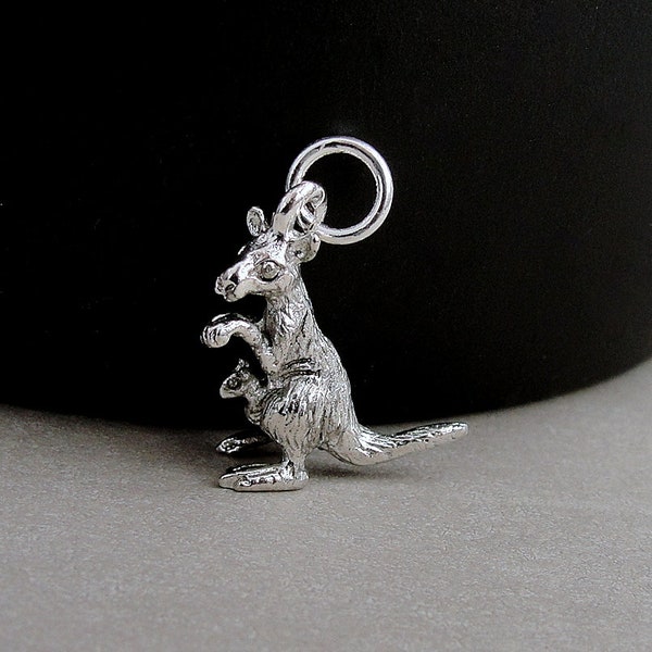Kangaroo Charm, Silver Kangaroo Necklace Charm, 3D Kangaroo Charm, Australian Charm, Zoo Animal Charm, Australian Themed Jewelry