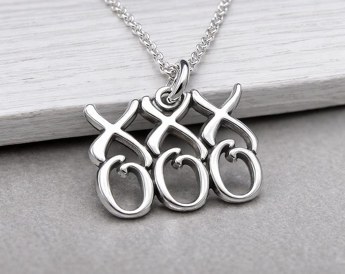 Hugs and Kisses Necklace, 925 Sterling Silver XOXO Charm, Girlfriend Gift, Girlfriend Pendant, Valentine's Day Gift, Valentine's Day Charm