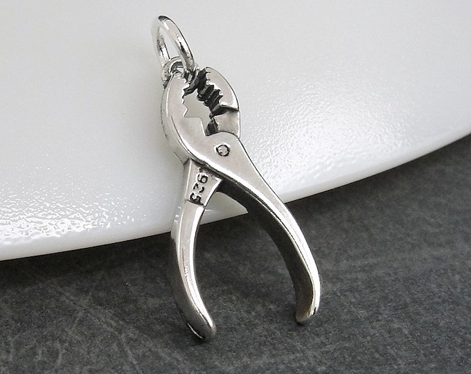 Pliers Charm, 925 Sterling Silver 3D Pliers Charm, Handyman Charm, Tool Charm, Pliers Necklace Charm, Pliers Bracelet Charm