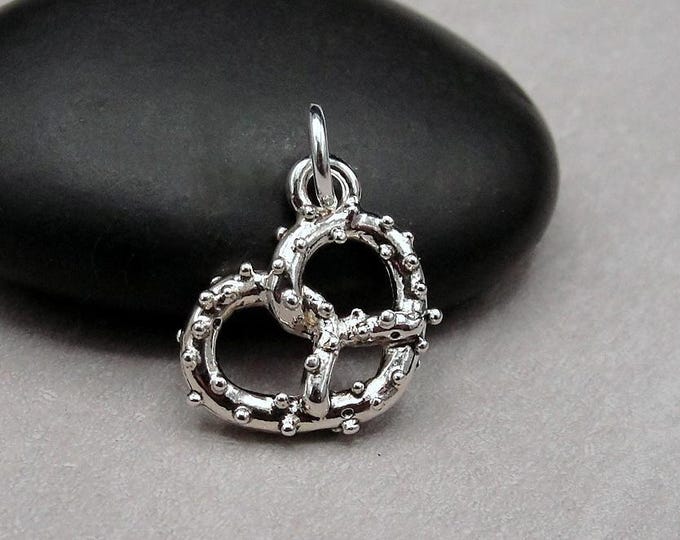 Pretzel Charm, Silver 3D Pretzel Necklace Charm, Soft Pretzel Charm, Food Charm, Pretzel Gift, Pretzel Pendant, Pretzel Jewelry