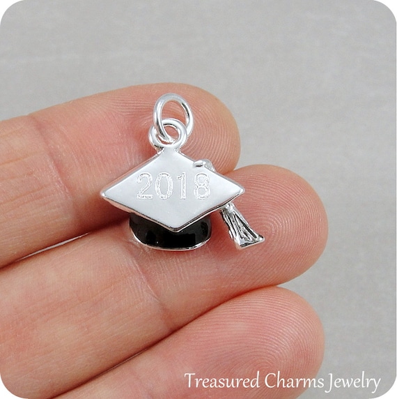 Year 2018 Charm Graduation Cap and Tassel Sterling Silver Year 2018 Charm Graduation Cap and Tassel Sterling Silver