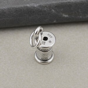 Sterling Silver 3D Spool of Thread Charm, Sewing Pendant, Quilting Charm, Seamstress Gift Jewelry 画像 4