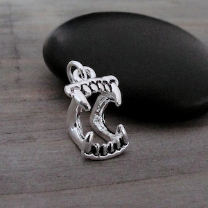 Vampire Fangs Charm, Silver 3D Vampire Teeth Charm for Necklace or Bracelet, Halloween Charm, Vampire Fangs Pendant, Vampire Teeth Pendant image 1