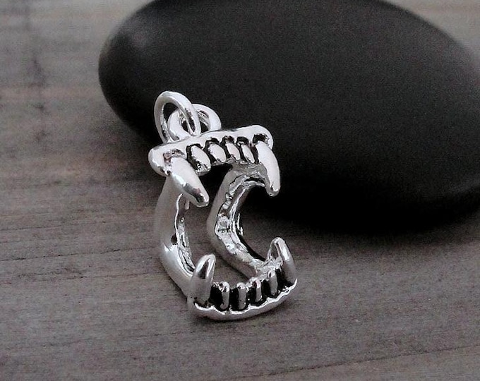 Vampire Fangs Charm, Silver 3D Vampire Teeth Charm for Necklace or Bracelet, Halloween Charm, Vampire Fangs Pendant, Vampire Teeth Pendant