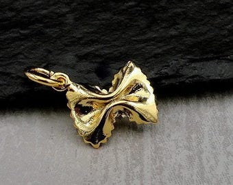 Farfalle Bowtie Pasta Charm, Tiny Gold Pasta Charm for Necklace or Bracelet, Farfalle Charm, Bowtie Pasta Charm, Pasta Lover Charm Gift