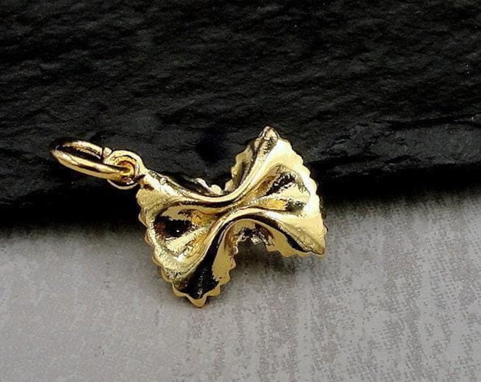 Farfalle Bowtie Pasta Charm, Tiny Gold Pasta Charm for Necklace or Bracelet, Farfalle Charm, Bowtie Pasta Charm, Pasta Lover Charm Gift