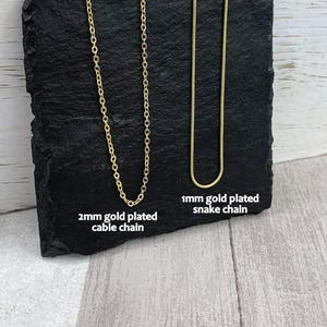 Open Book Charm, Gold Book Charm for Necklace or Bracelet, Librarian Charm, Gift for Teacher, Love to Read, Book Club Gift, Reading Jewelry bild 5