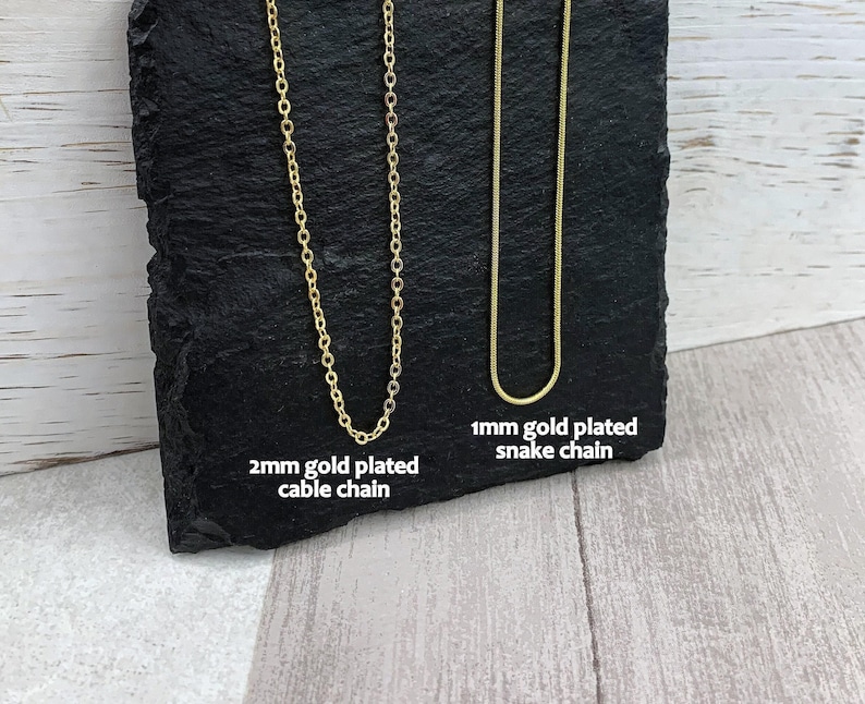 Open Book Charm, Gold Book Charm for Necklace or Bracelet, Librarian Charm, Gift for Teacher, Love to Read, Book Club Gift, Reading Jewelry bild 5