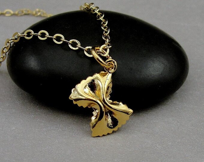 Miniature Farfalle Bowtie Pasta Necklace, Gold Bowtie Pasta Charm Necklace, Pasta Lover Necklace, Spaghetti Pasta Jewelry, Italian Food Gift