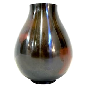 Bulbous Form Bronze Vase Attributed to Hasegawa Yoshihisa Bulbous Form Bronze Vase Attributed to Hasegawa Yoshihisa