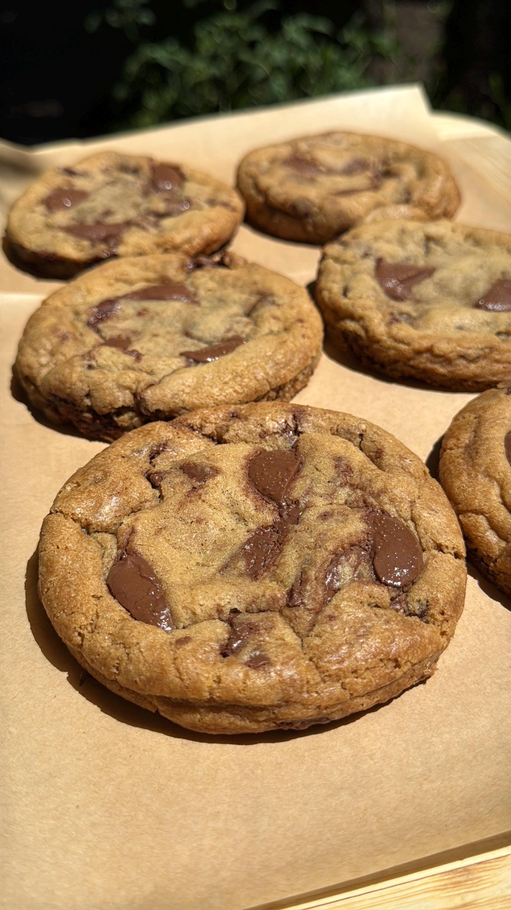DIGITAL RECIPE - soft gooey crisp edges chocolate chip cookies recipe. the perfect cookie recipe!