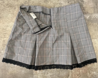 vintage plaid iz byer pleated grey pink plaid siren skirt with lace trim size 3