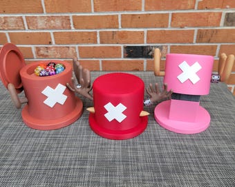 Caja para mazo de MTG "Chopper's Hat" con capacidad para 100 cartas con doble funda y dados.